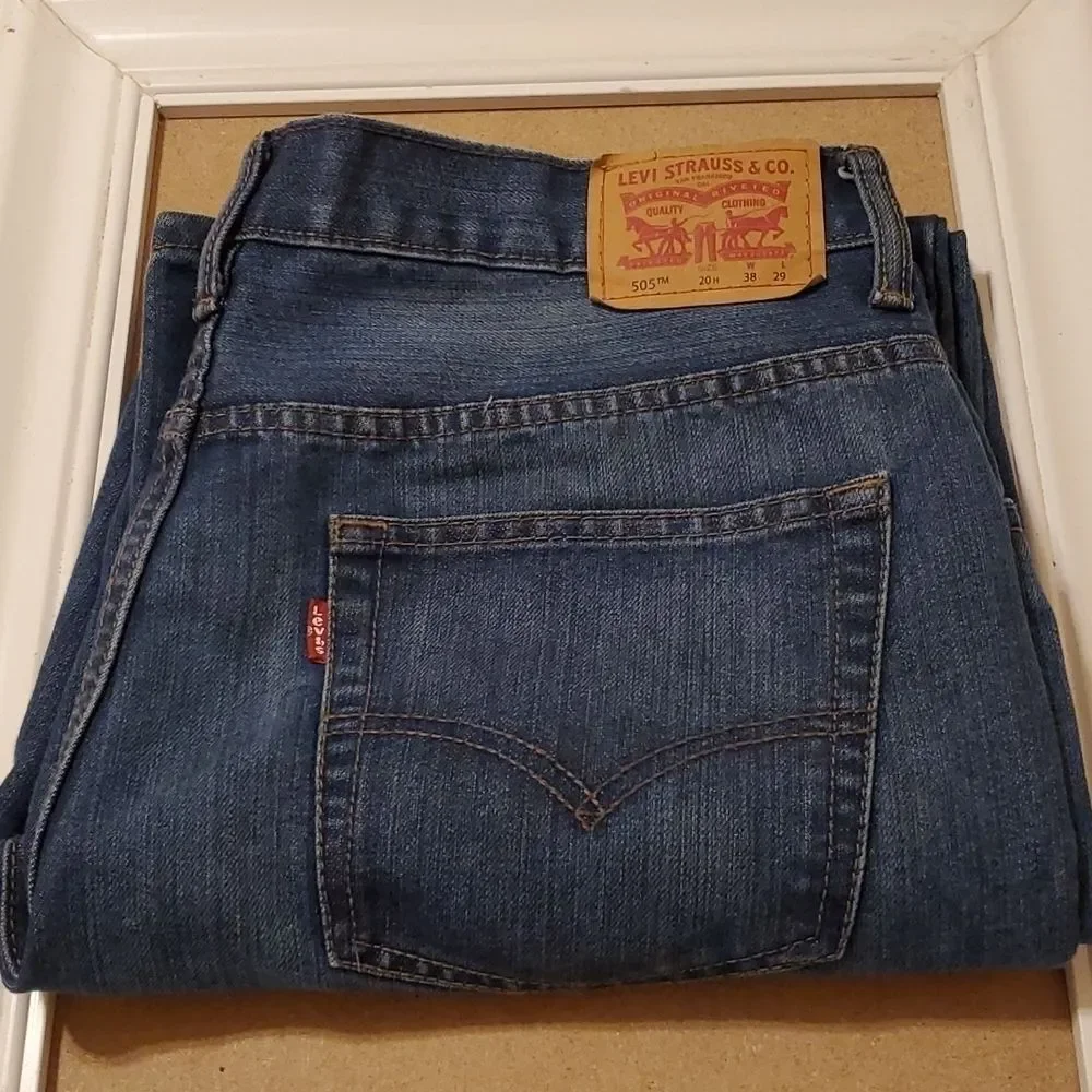 Levi's 505 Relaxed Fit Medium Wash Blue Jeans Size 20 Husky